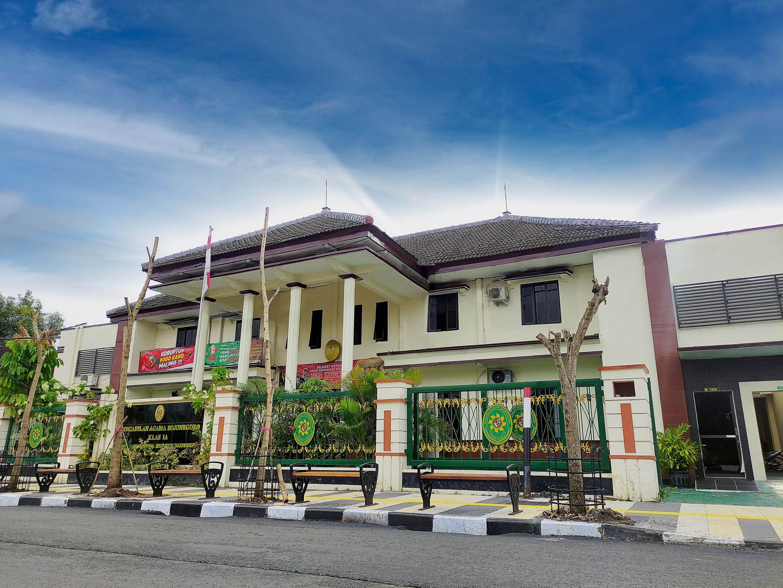WALLPAPPER GEDUNG min